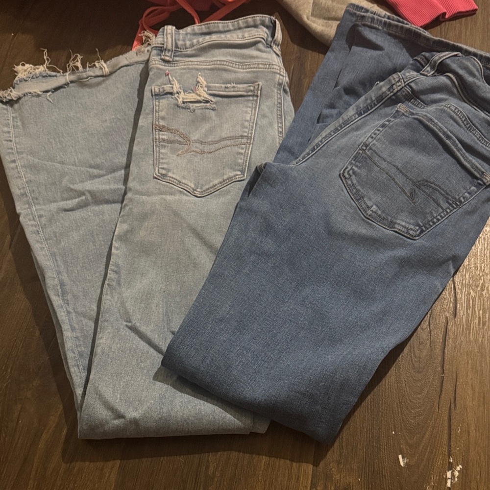 American Eagle Outfitters Women's Light and Dark Blue Boyfriend Jeans
